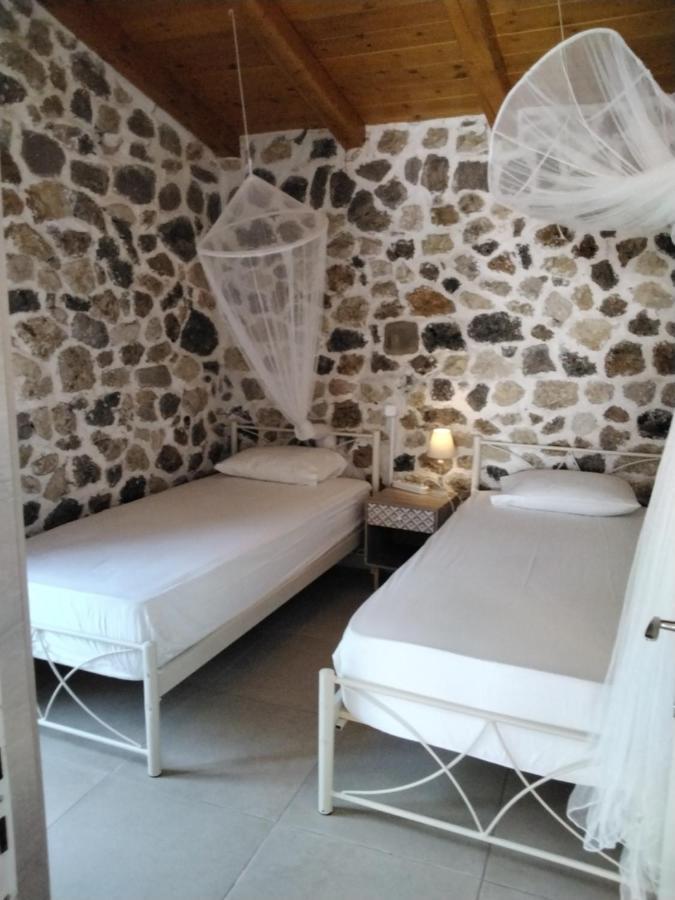 Bungalow Nefeli Agios Gordios  Exterior photo