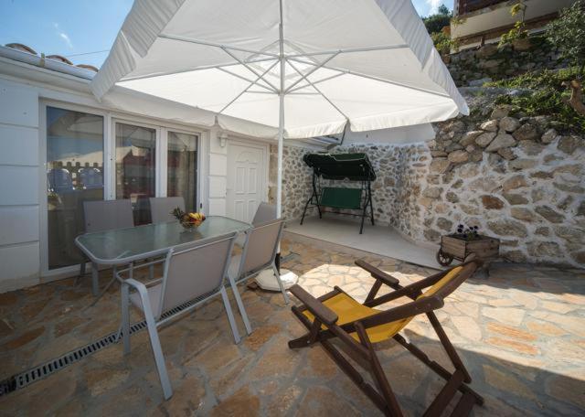 Bungalow Nefeli Agios Gordios  Exterior photo